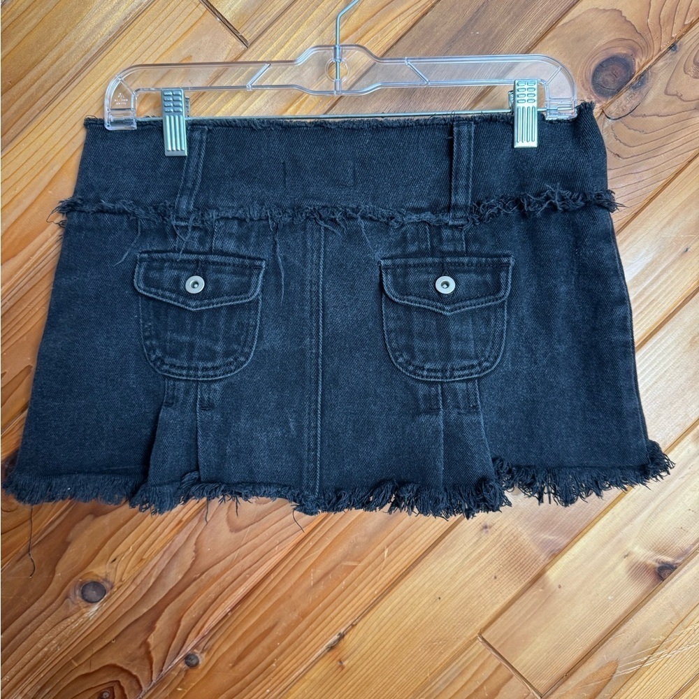 I.AM.GIA Charcoal Frayed Hem Mini Skirt Size Small - Picture 2 of 3